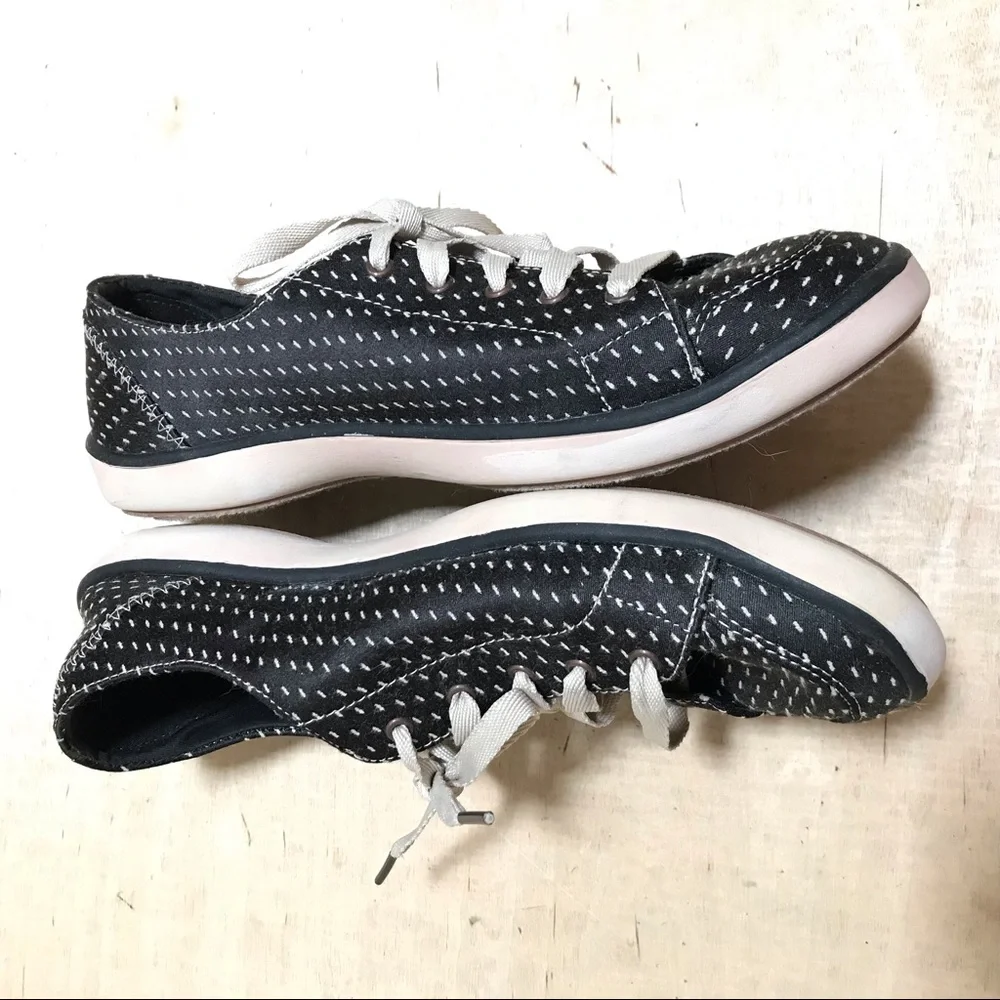Dr.Scholl’s Polkadot Maylee Sneakers Size 9
